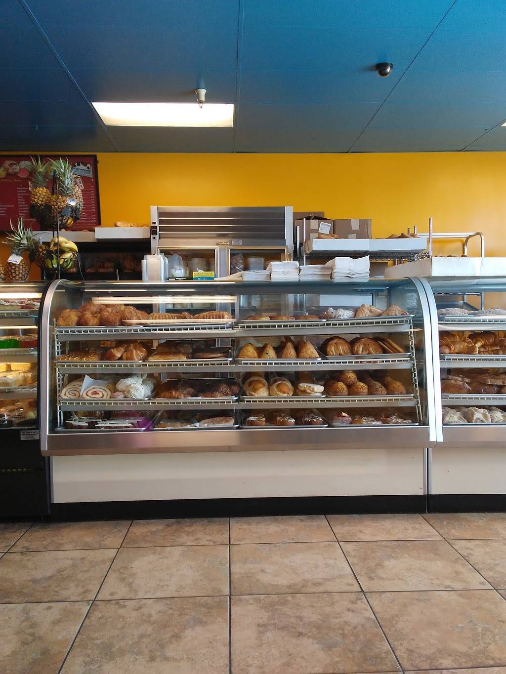 La Plaza Bakery | bakery | 107 Bardin Rd, Salinas, CA 93906, USA | 8317516028 OR +1 831-751-6028