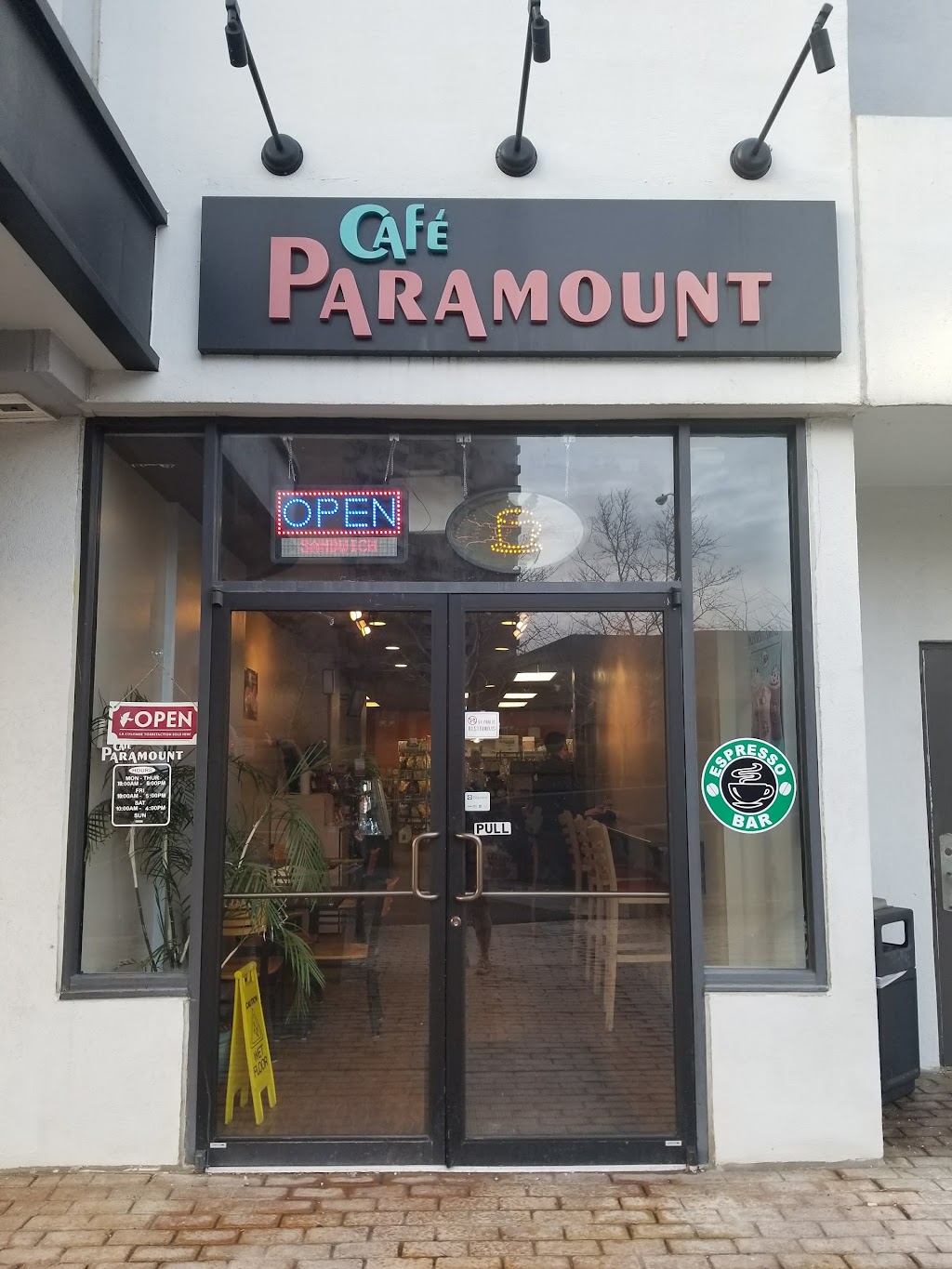 Paramount Café | cafe | 1425 S Eads St, Arlington, VA 22243, USA | 5712879229 OR +1 571-287-9229