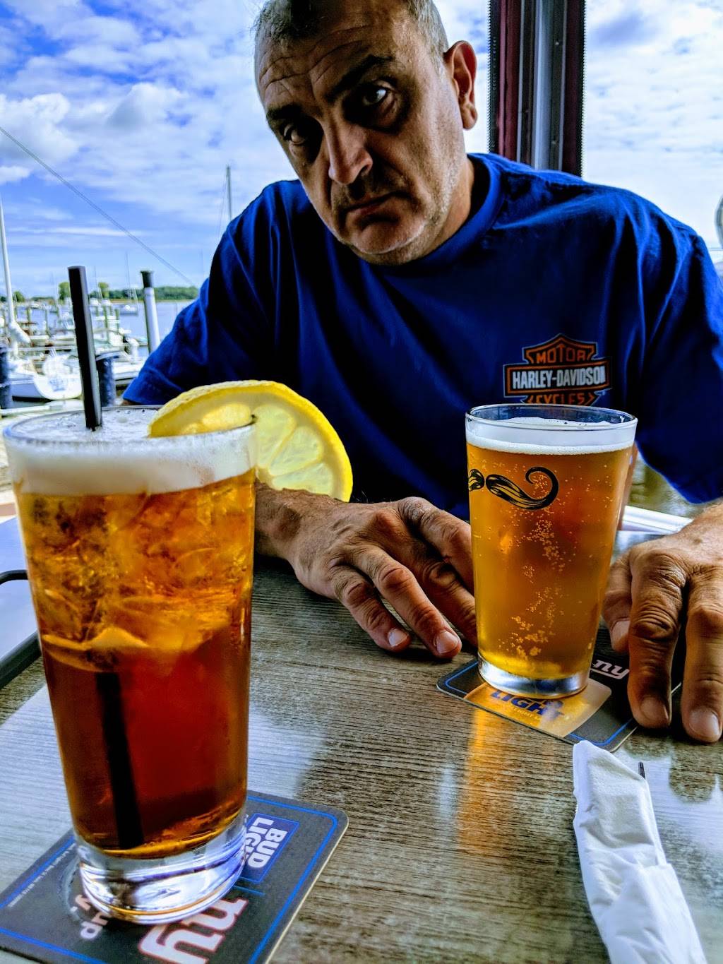 Rockys Aqua | restaurant | 34 Riverside Dr, Clinton, CT 06413, USA | 8606643788 OR +1 860-664-3788