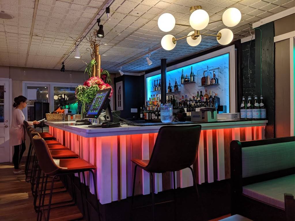 Kome Thai & Sushi Bistro | restaurant | 120 W German St, Shepherdstown, WV 25443, USA | 3048768798 OR +1 304-876-8798