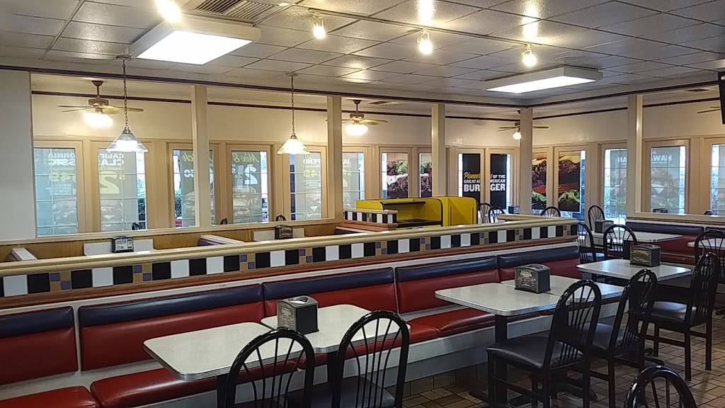 Carls Jr. | restaurant | 44515 Bedford Ct, Temecula, CA 92592, USA | 9516949196 OR +1 951-694-9196