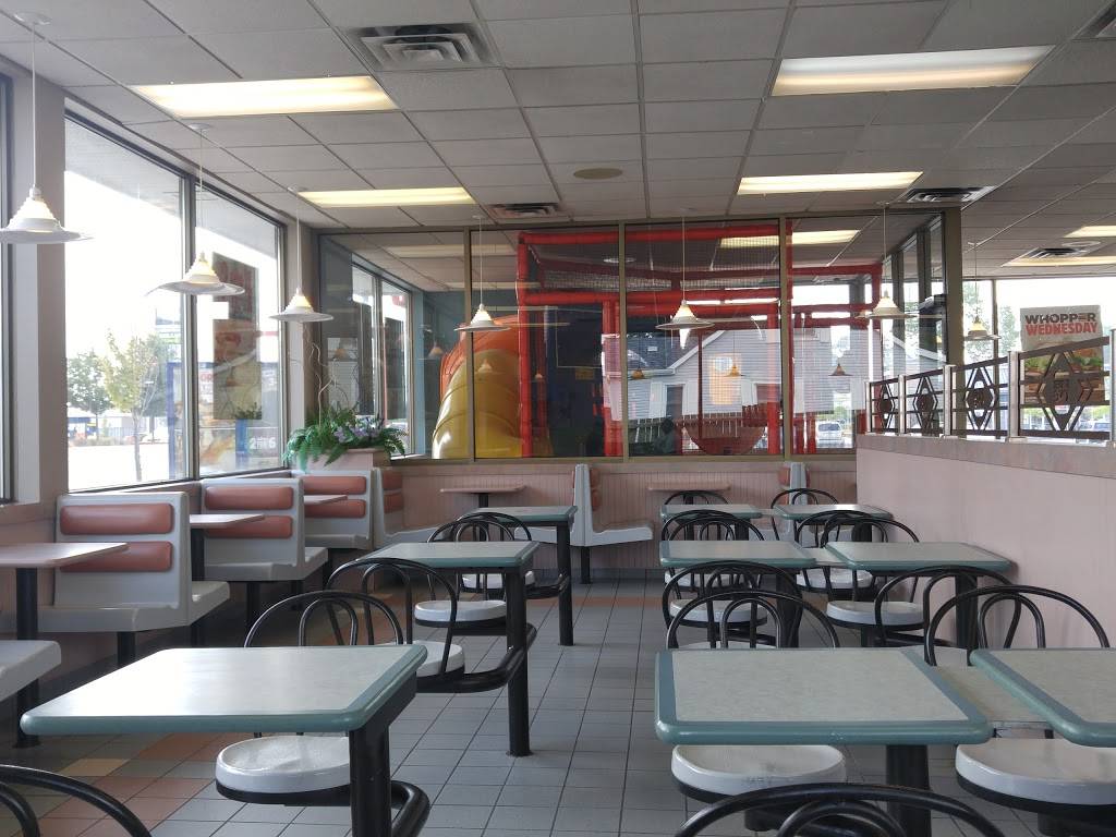 Burger King | restaurant | 5821 Malden Rd, Windsor, ON N9H 1S4, Canada | 5199668037 OR +1 519-966-8037