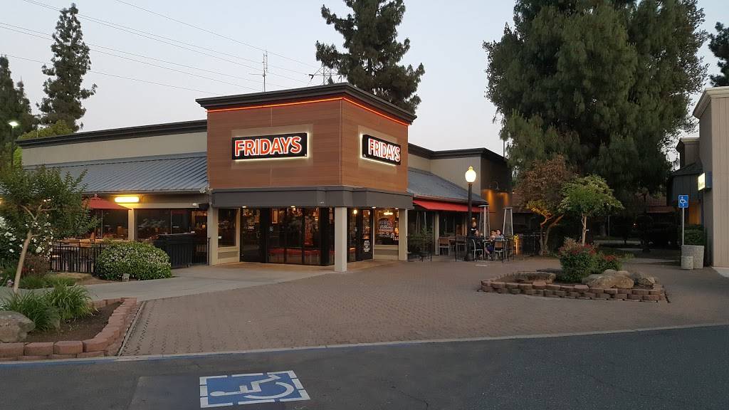 TGI Fridays | restaurant | 1077 E Herndon Ave, Fresno, CA 93710, USA | 5594358443 OR +1 559-435-8443