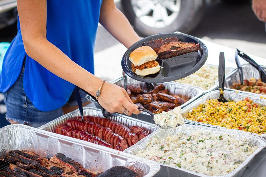 4 Rivers Smokehouse | restaurant | 1817 Thomasville Rd #100, Tallahassee, FL 32303, USA | 8444748377 OR +1 844-474-8377