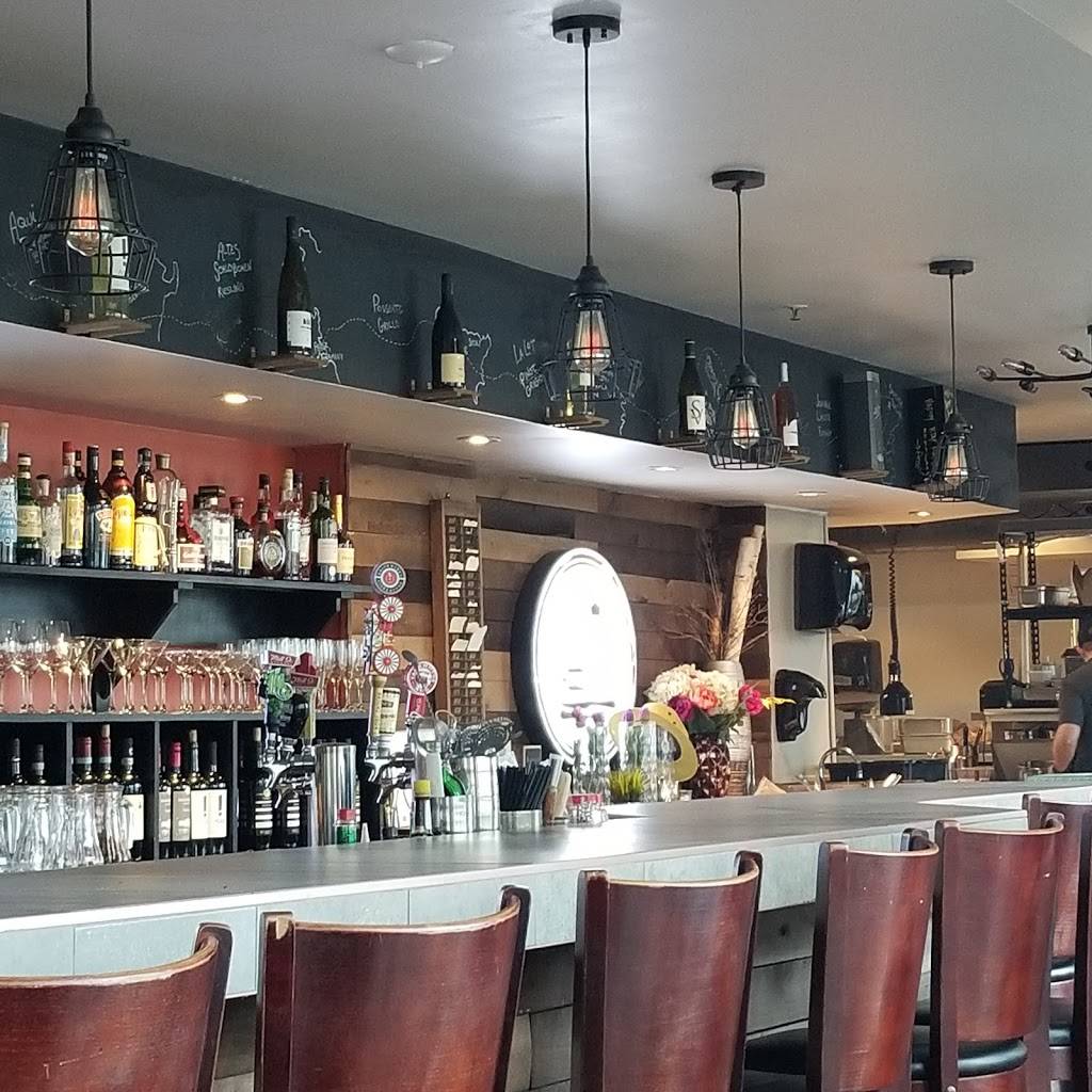 Rustic Social House | restaurant | 2083 Lake Shore Blvd W, Toronto, ON M6S 1A1, Canada | 4162515100 OR +1 416-251-5100