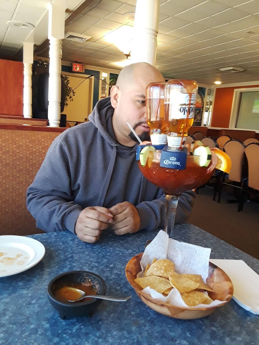 EL COSTEÑO RESTAURANT | restaurant | 702 Montgomery Rd, Montgomery, IL 60538, USA | 6306929396 OR +1 630-692-9396