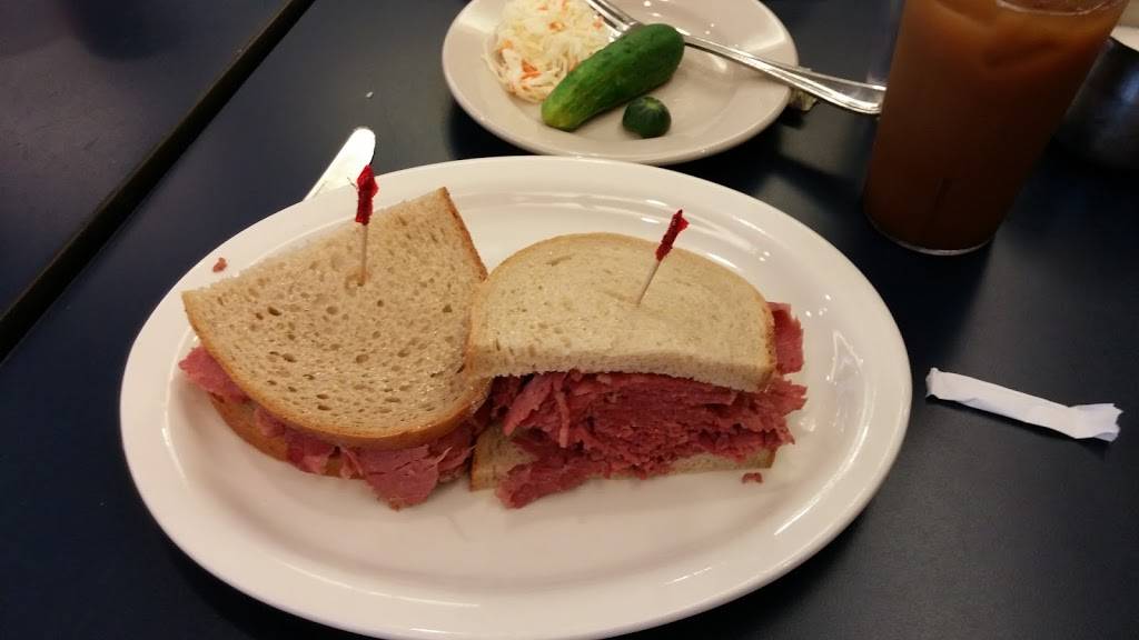 Eppes Essen Deli & Restaurant | restaurant | 105 E Mt Pleasant Ave, Livingston, NJ 07039, USA | 9739941120 OR +1 973-994-1120