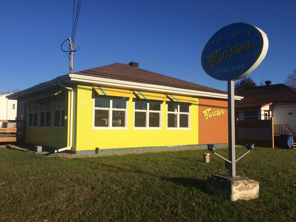 Casse Croûte Le Twister | restaurant | 180 Montée de la Source, Cantley, QC J8V 3J2, Canada | 8193608522 OR +1 819-360-8522