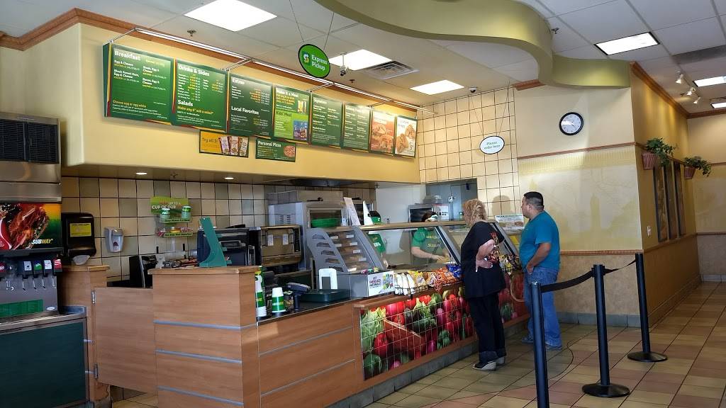Subway | restaurant | 186 N 12th Ave, Hanford, CA 93230, USA | 5595850416 OR +1 559-585-0416