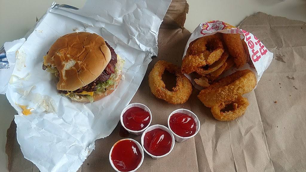 Pauls Drive In | restaurant | 10424 Blue Ridge Blvd, Kansas City, MO 64134, USA | 8167615700 OR +1 816-761-5700