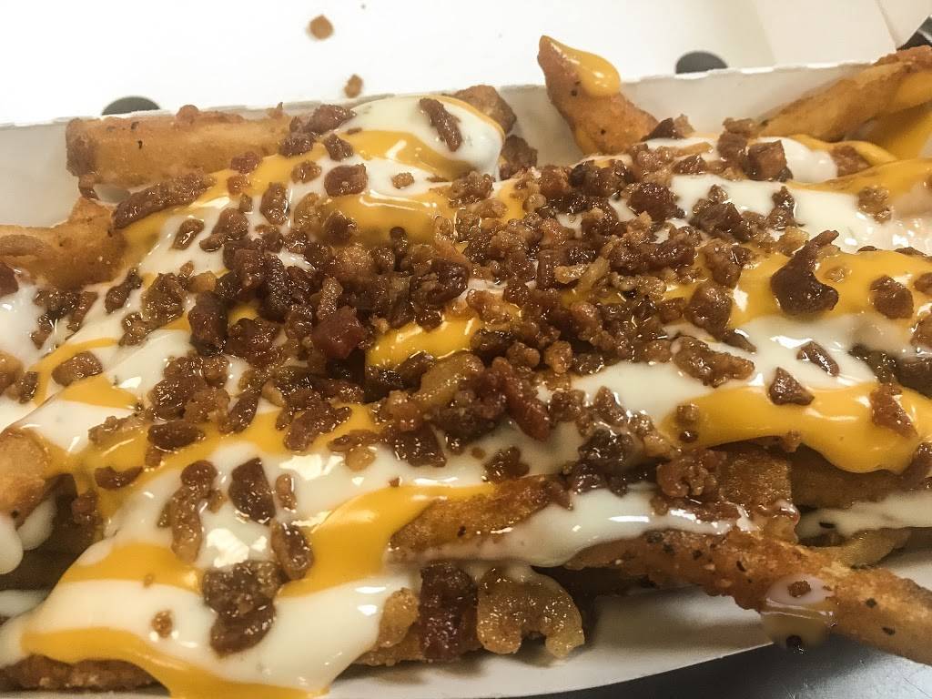 Rallys | restaurant | 4810 Coldwater Rd, Fort Wayne, IN 46825, USA | 2604834335 OR +1 260-483-4335