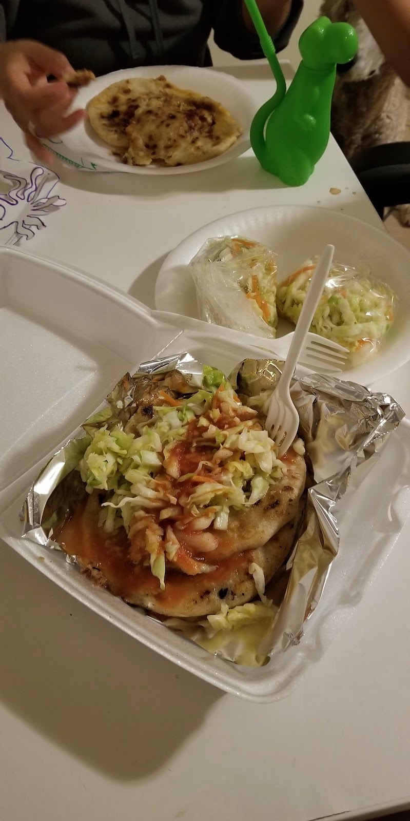 Pupusas De Niña Gloria | restaurant | 593 W 35th St, San Bernardino, CA 92405, USA | 5623289476 OR +1 562-328-9476