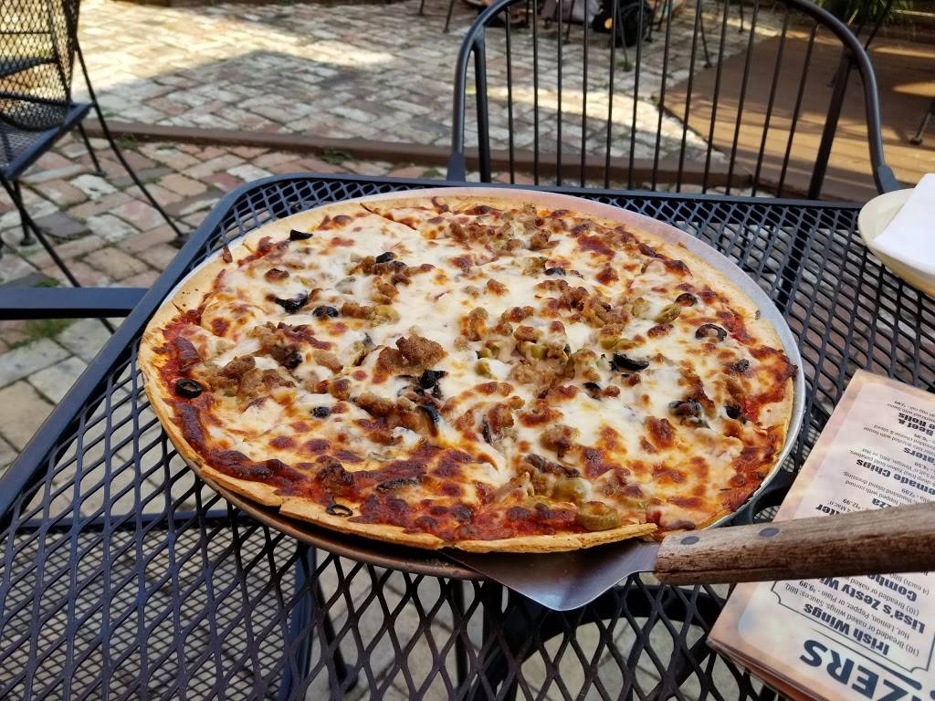 Mulligans | restaurant | 7 S Central Park, Jacksonville, IL 62650, USA | 2172435761 OR +1 217-243-5761