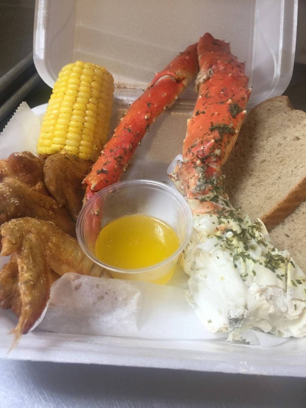 Fred’s Fish&Chicken | restaurant | 13465 Schaefer Hwy, Detroit, MI 48227, USA | 3138368888 OR +1 313-836-8888