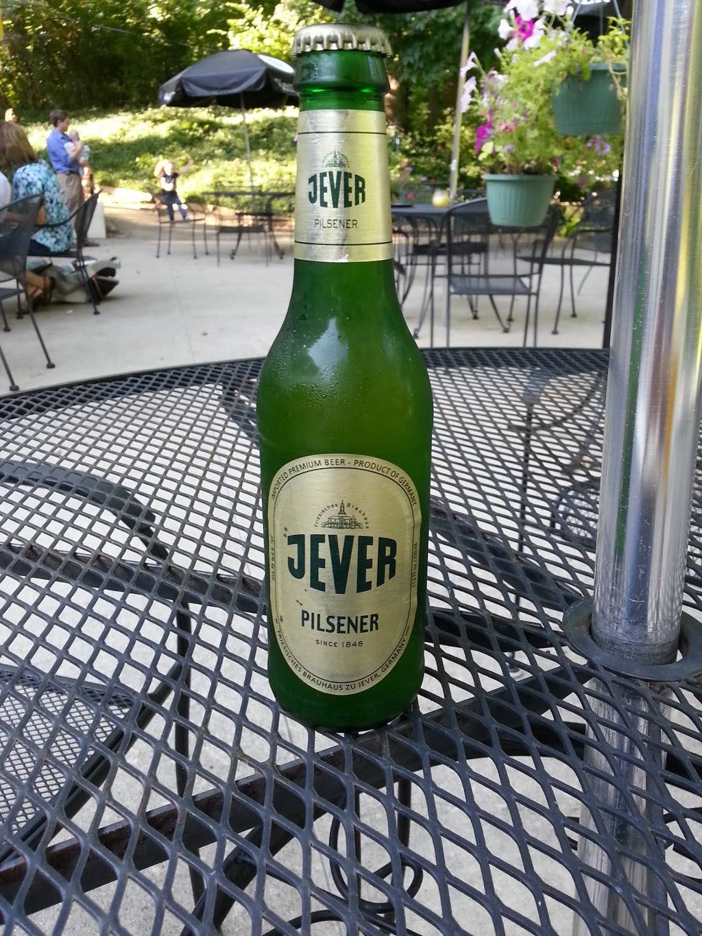 Edelweiss Restaurant | restaurant | 8602 S Meridian St, Indianapolis, IN 46217, USA | 3178886940 OR +1 317-888-6940