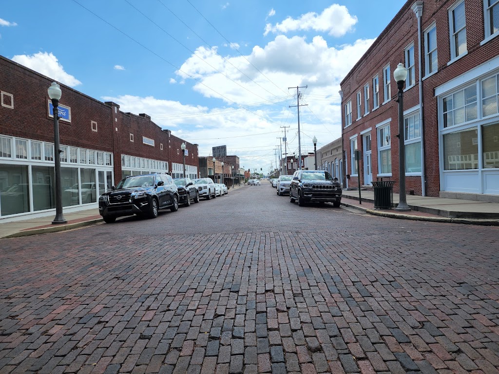 Fan and Johnny’s | restaurant | 117 Main St, Greenwood, MS 38930, USA | 6623745060 OR +1 662-374-5060