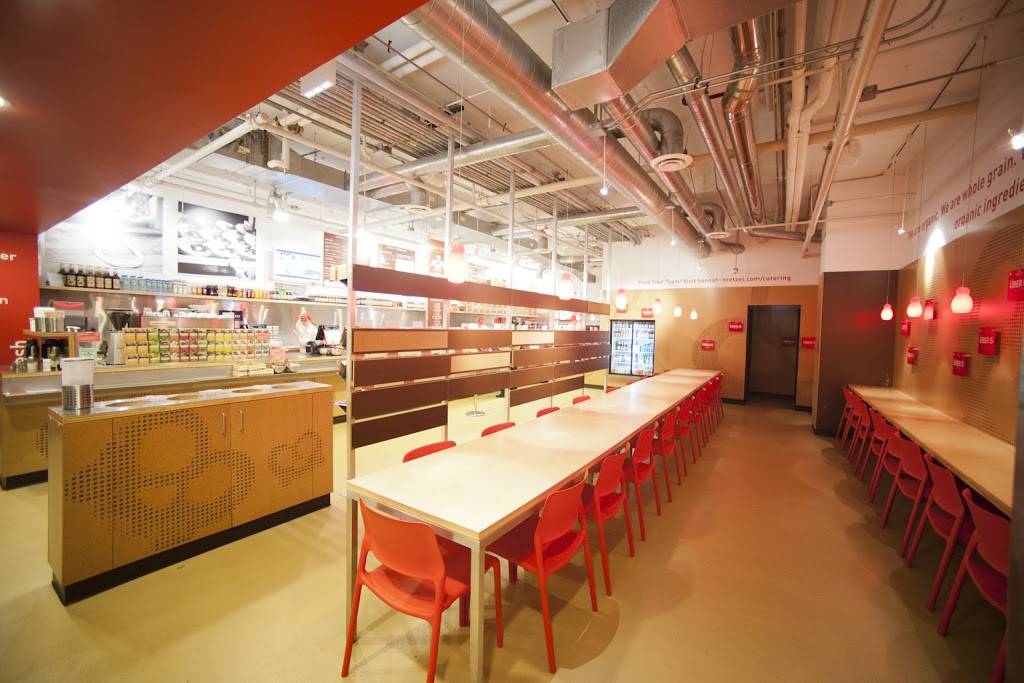 Hannahs Bretzel | meal takeaway | 233 N Michigan Ave, Chicago, IL 60601, USA | 3126211111 OR +1 312-621-1111