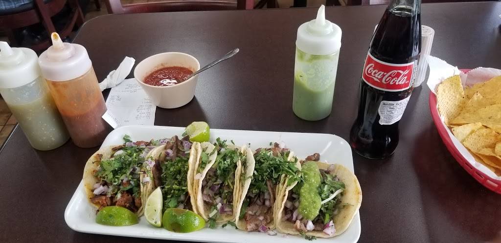 Los Burritos Tapatios | restaurant | 484 Roosevelt Rd, Glen Ellyn, IL 60137, USA | 6309429802 OR +1 630-942-9802