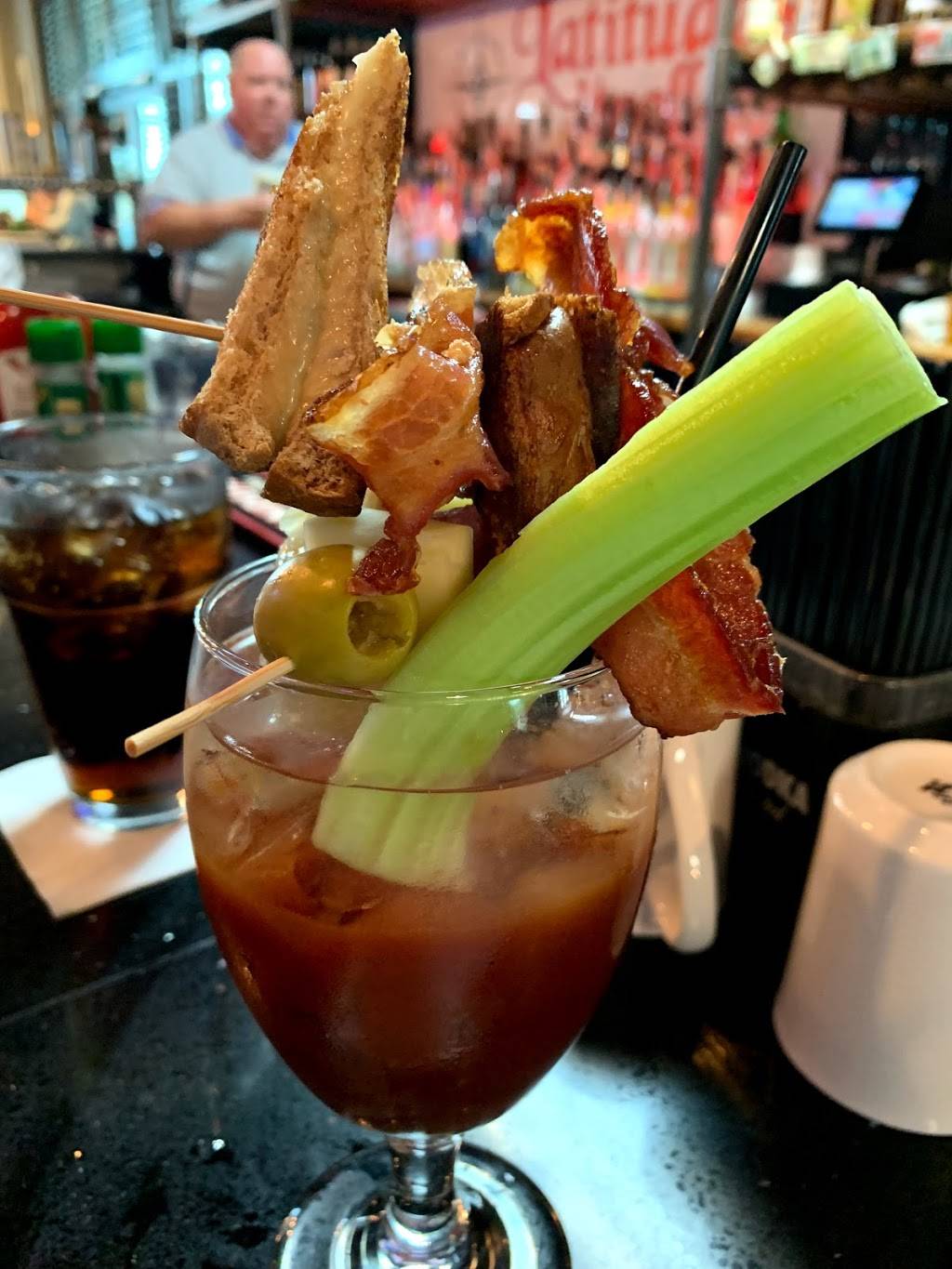 Latitudes Apollo | restaurant | 131 Harbor Village Lane, Apollo Beach, FL 33572, USA | 8136459700 OR +1 813-645-9700