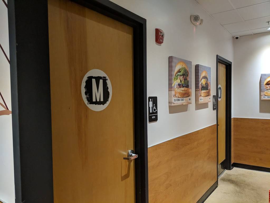 BGR The Burger Joint | restaurant | 12100 Sunset Hills Rd R7, Reston, VA 20190, USA | 5713131021 OR +1 571-313-1021