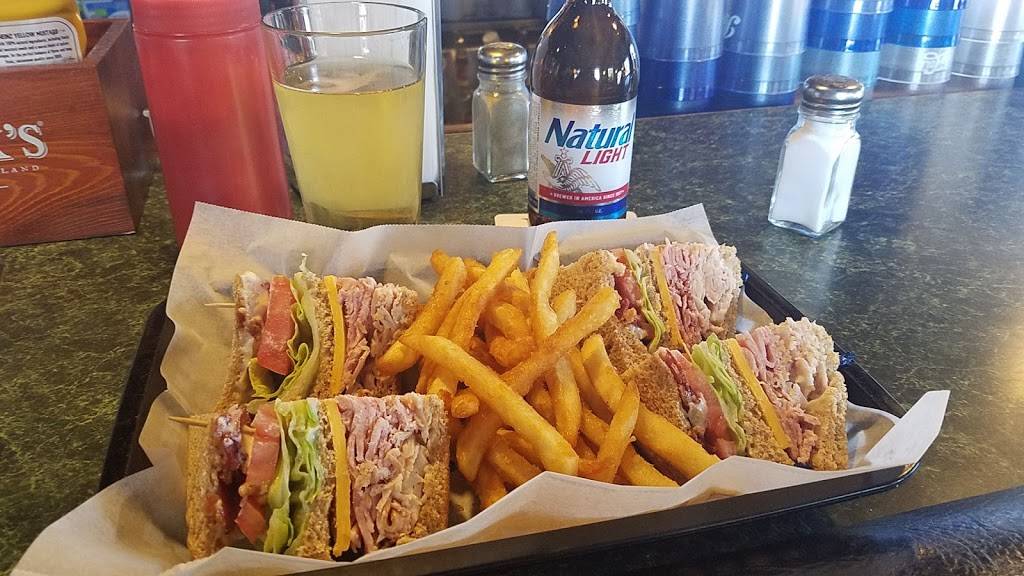 Clubhouse Food and Spirits | restaurant | 77 US-17, North Myrtle Beach, SC 29582, USA | 8432494573 OR +1 843-249-4573
