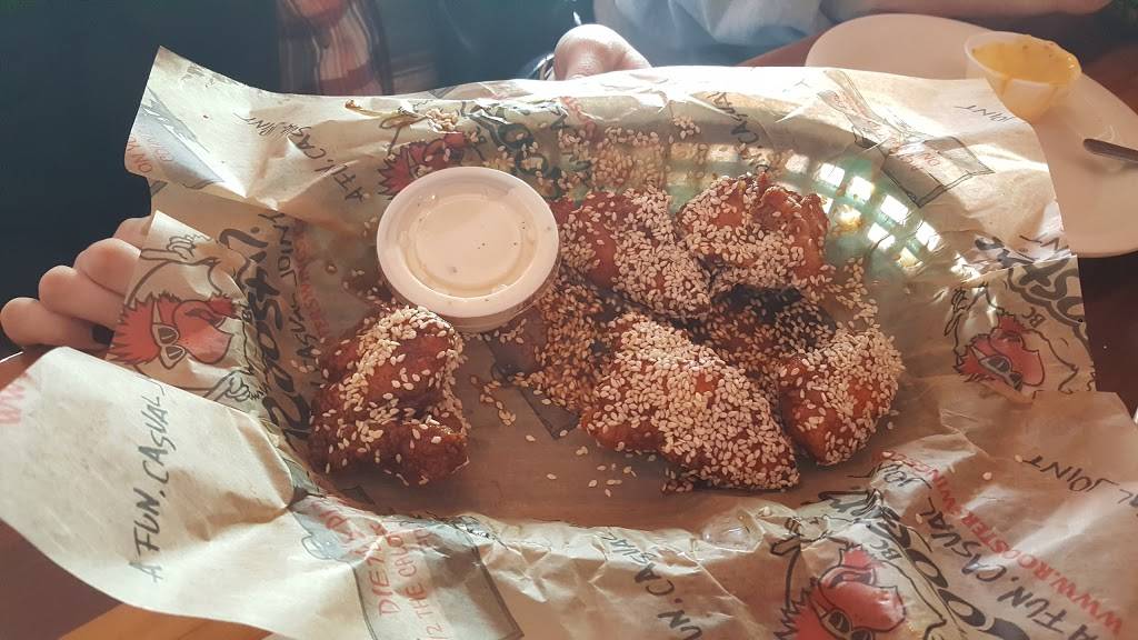 Roosters | restaurant | 16450 Square Dr, Marysville, OH 43040, USA | 9376442772 OR +1 937-644-2772