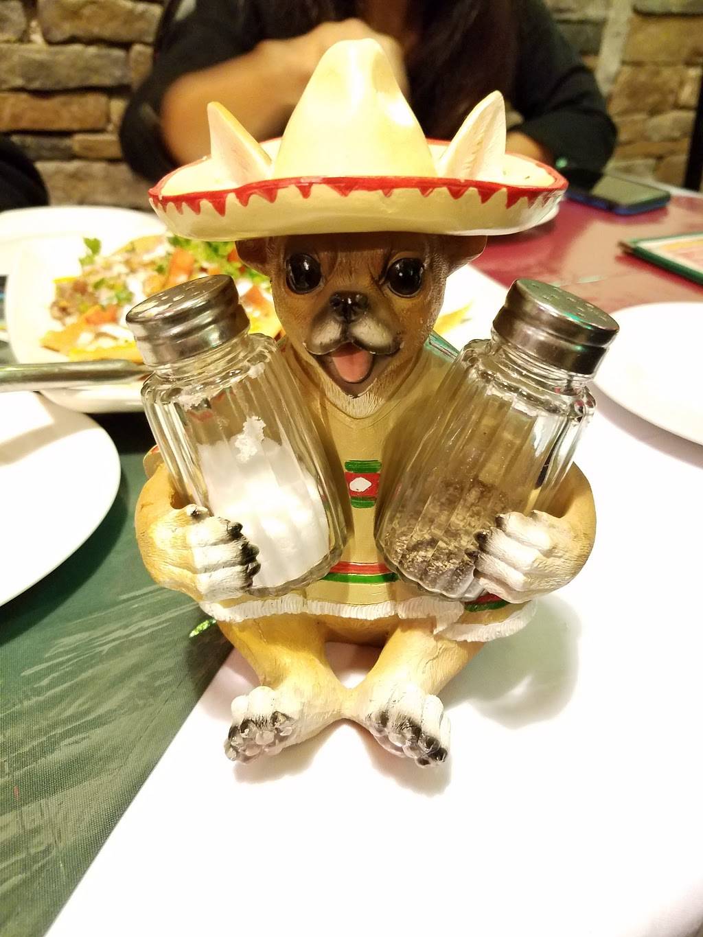 El Rinconcito de Mama | restaurant | 129 Main St, Matawan, NJ 07747, USA | 7329705932 OR +1 732-970-5932