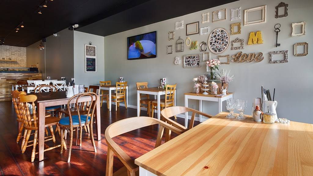 Gorilla Sushi Bar on Clark | restaurant | 4617 N Clark St, Chicago, IL 60640, USA | 7737283333 OR +1 773-728-3333