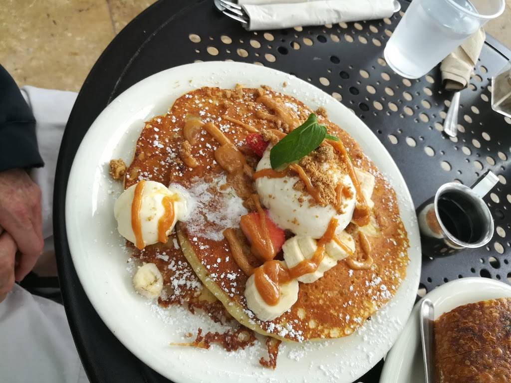 Urth Caffé - Laguna Beach | cafe | 308 N Pacific Coast Hwy, Laguna Beach, CA 92651, USA | 9493768888 OR +1 949-376-8888