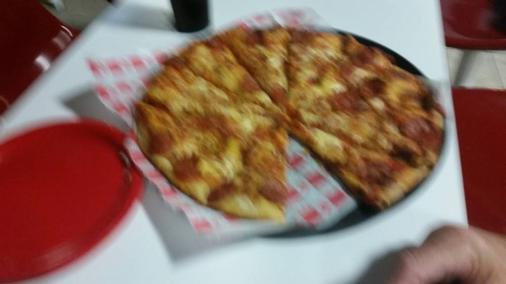 Billybobs Wonderland | restaurant | 5 Cracker Barrel Dr, Barboursville, WV 25504, USA | 3047334550 OR +1 304-733-4550