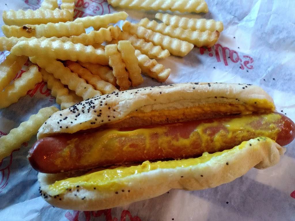 Portillos Hot Dogs | meal takeaway | 8832 W Dempster St, Niles, IL 60714, USA | 8477950600 OR +1 847-795-0600