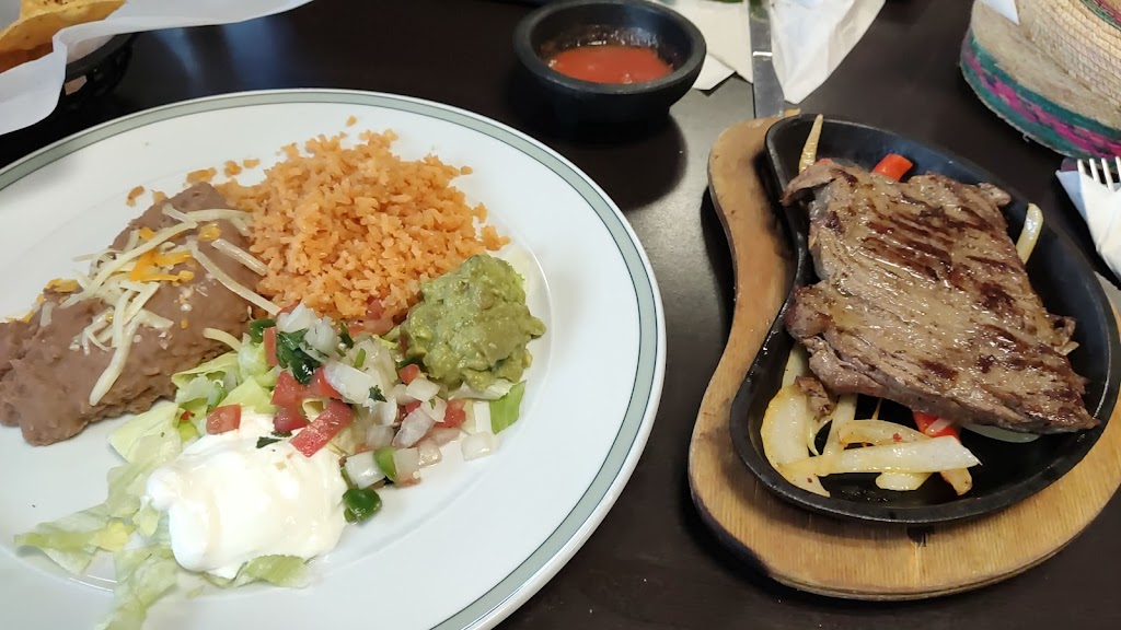 PoquitoMás | restaurant | 2020 N Main St, Fort Worth, TX 76164, USA | 8175851716 OR +1 817-585-1716