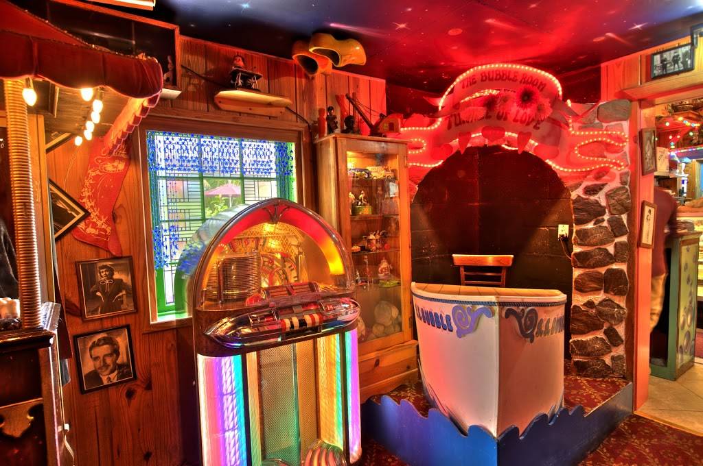 Bubble Room | restaurant | 15001 Captiva Dr, Captiva, FL 33924, USA | 2394725558 OR +1 239-472-5558