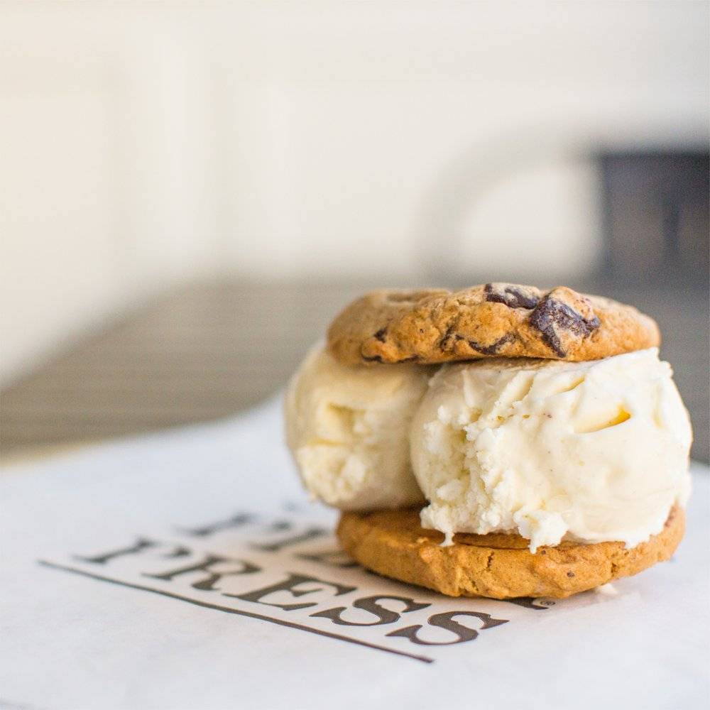 The Pizza Press | restaurant | 117 W 4th St Unit 101-102, Santa Ana, CA 92701, USA | 7147604425 OR +1 714-760-4425