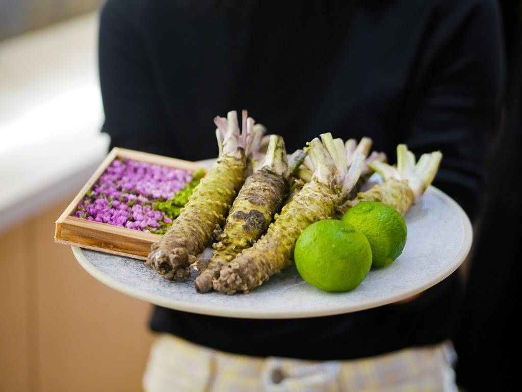 Rin Sushi | restaurant | 360 Hwy 7, Richmond Hill, ON L4B 3Y7, Canada | 2895972333 OR +1 289-597-2333