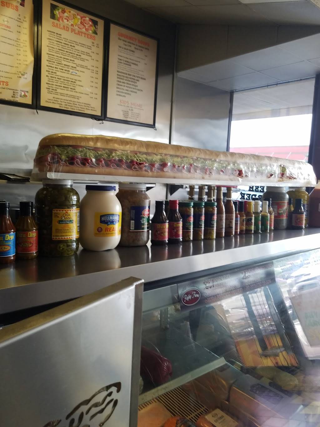 Larrys Giant Subs | meal takeaway | 8616 Baymeadows Rd, Jacksonville, FL 32256, USA | 9047392498 OR +1 904-739-2498