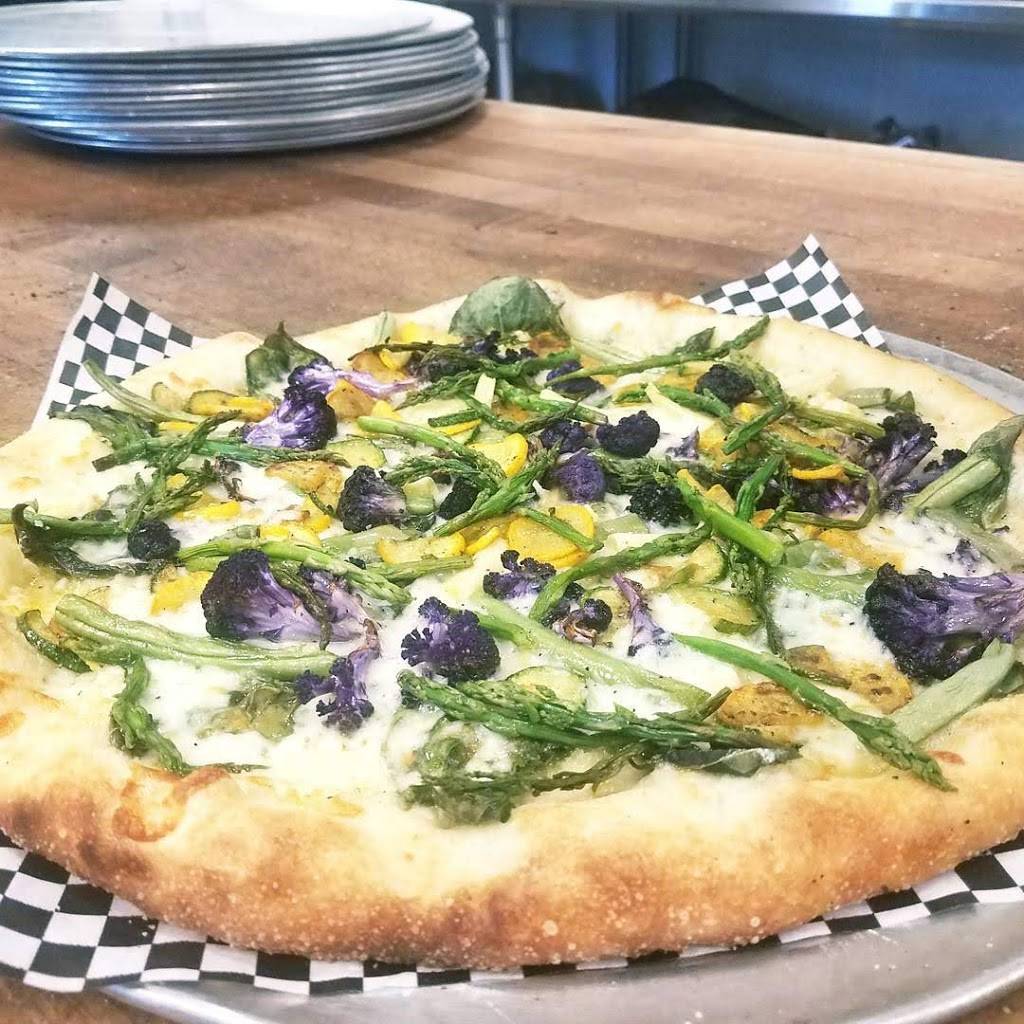 Big River Pizza | meal takeaway | 280 5th St E, St Paul, MN 55101, USA | 6516832186 OR +1 651-683-2186