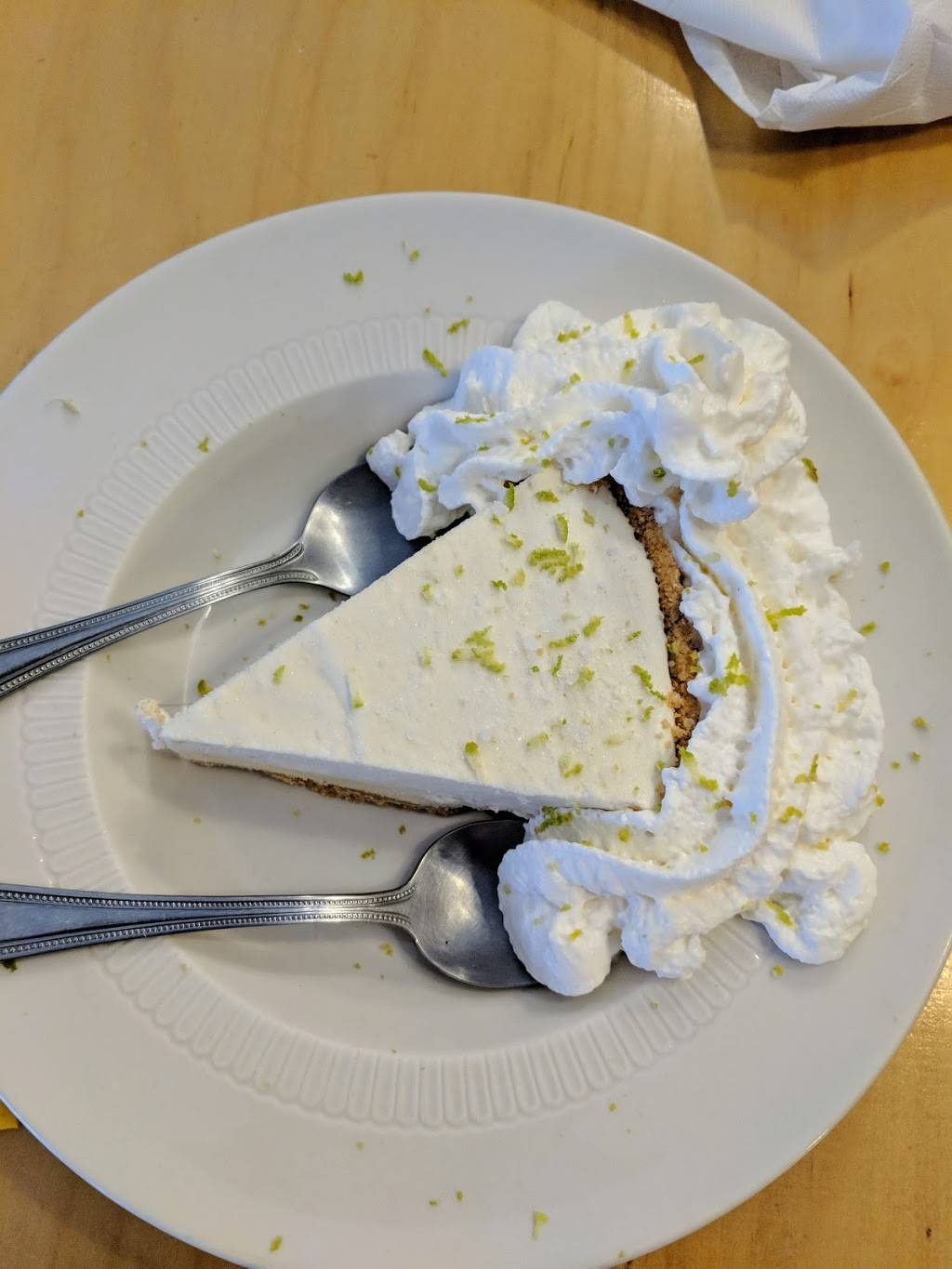 Red And White Cafe | restaurant | 402 W Court St, Ithaca, NY 14850, USA | 6072735233 OR +1 607-273-5233