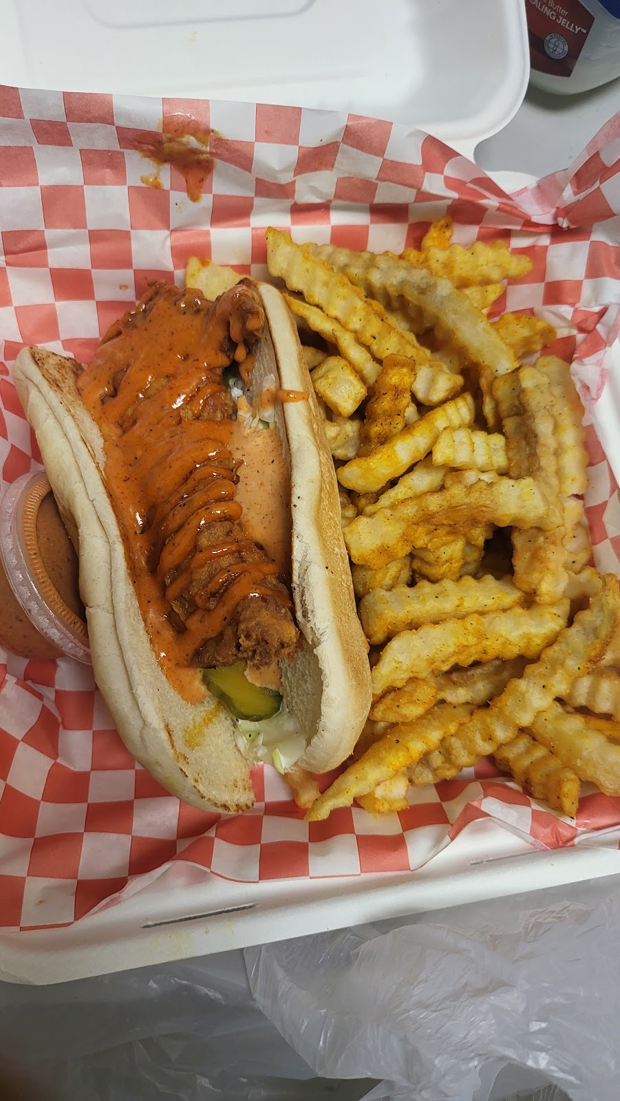 The Kluckin Chicken | restaurant | 2015 Garnet Ave #103, San Diego, CA 92109, USA | 8587320070 OR +1 858-732-0070