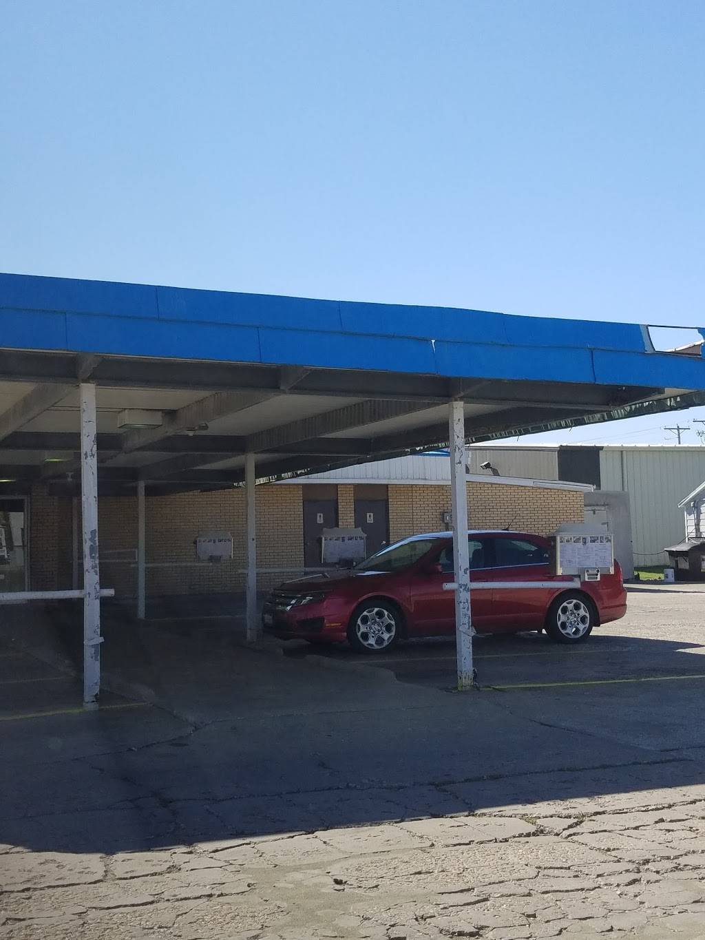 Hennings Root Beer Stand | restaurant | 411 S Dixie Hwy, Hoopeston, IL 60942, USA | 2172835782 OR +1 217-283-5782