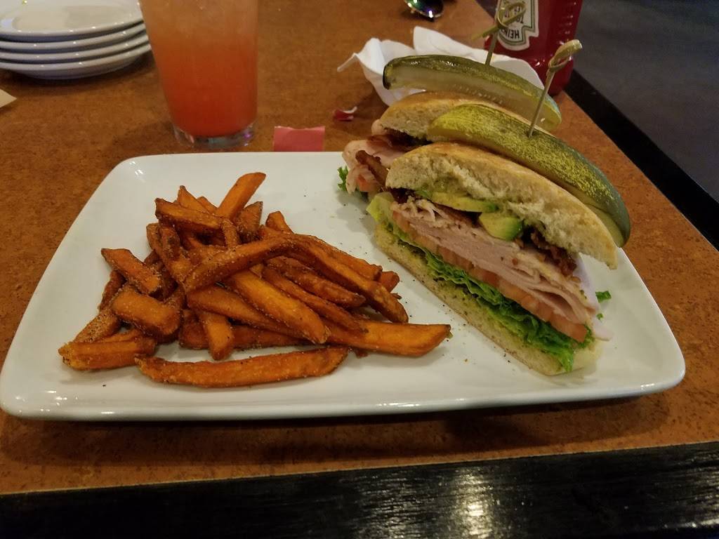 TGI Fridays | restaurant | 13499 US-41, Fort Myers, FL 33907, USA | 2394892401 OR +1 239-489-2401