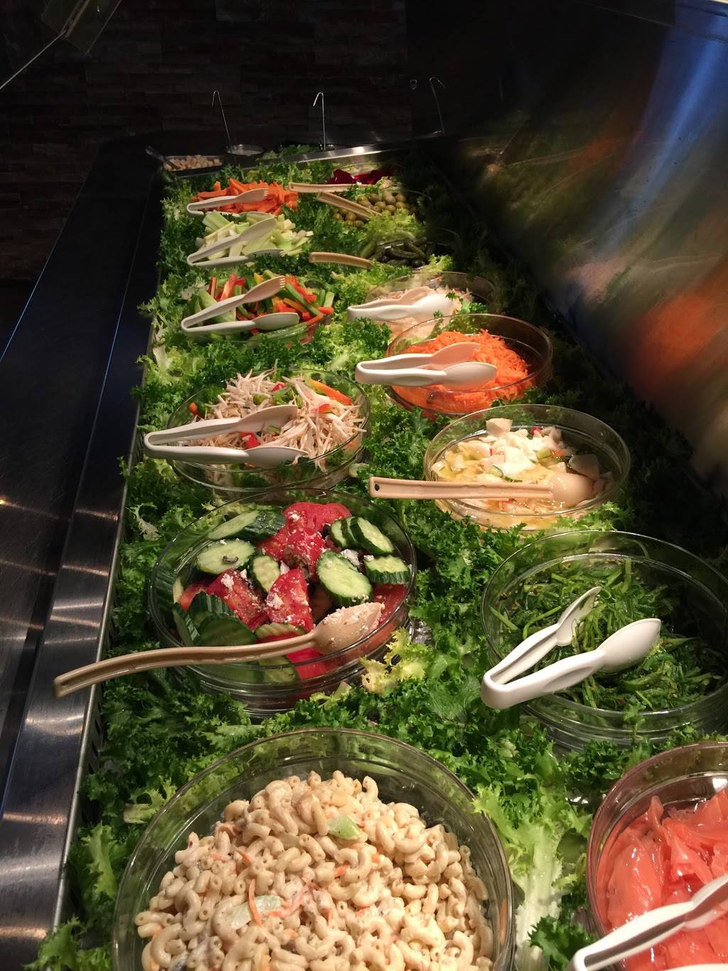 Restaurant Chin Chine | restaurant | 4810 QC-132, Sainte-Catherine, QC J5C 1V9, Canada | 4506326868 OR +1 450-632-6868