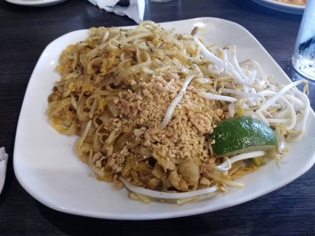 Thai Basil | restaurant | 47984 Grand River Ave, Novi, MI 48374, USA | 2483082137 OR +1 248-308-2137