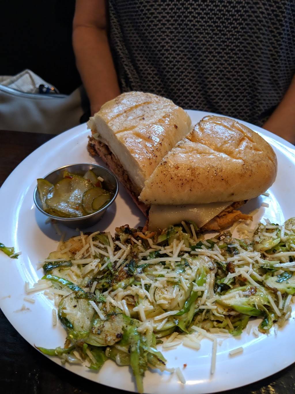 The Bitter Alibi | restaurant | 825 Houston St, Chattanooga, TN 37403, USA | 4233625070 OR +1 423-362-5070