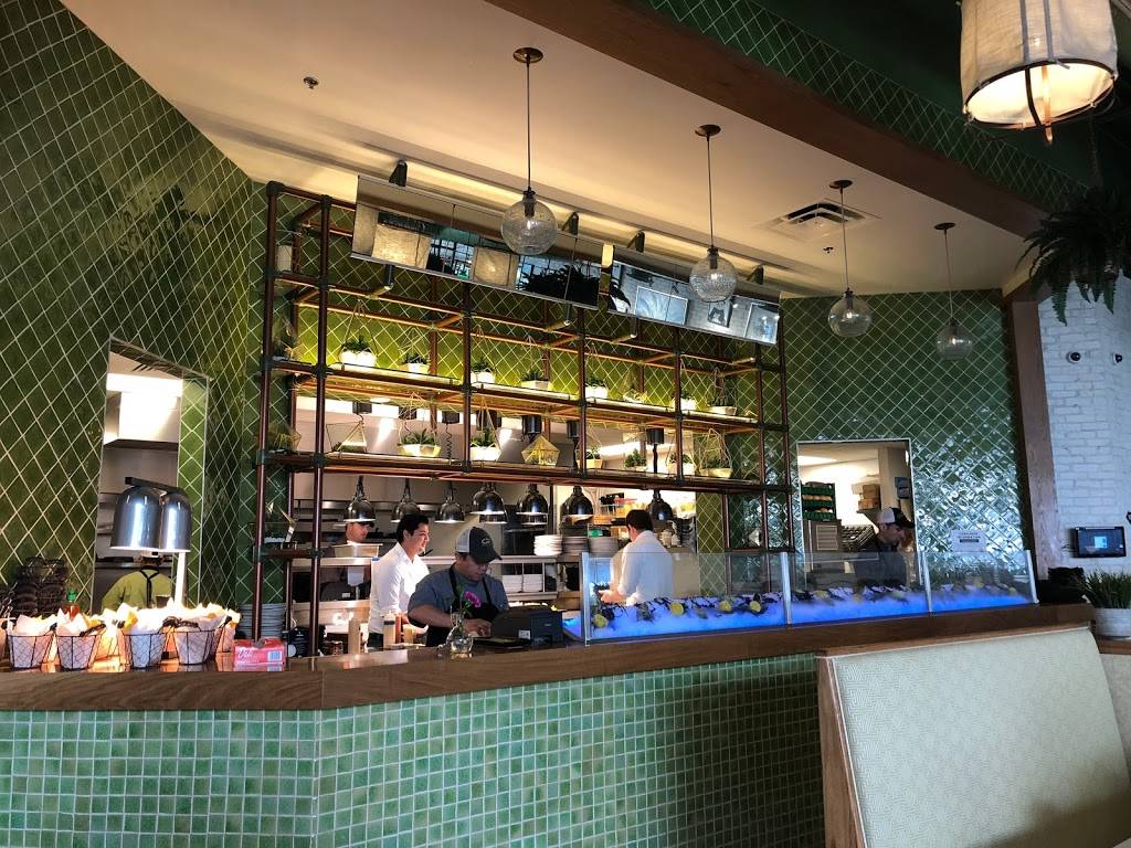 Avocado Grill | restaurant | 11701 Lake Victoria Gardens Ave #4105, Palm Beach Gardens, FL 33410, USA | 5617662430 OR +1 561-766-2430