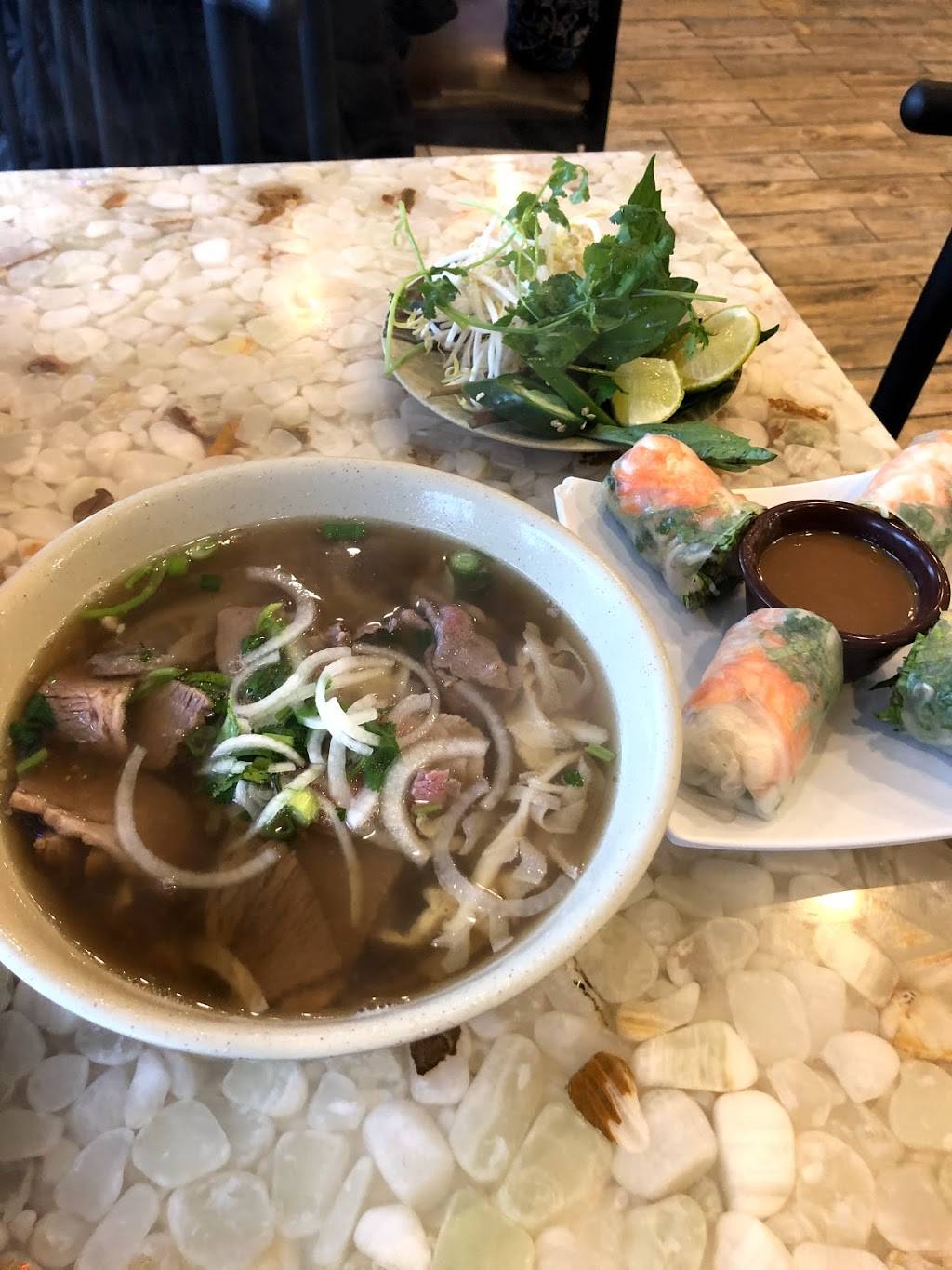Pho Binh 59 South | restaurant | 8336 Southwest Fwy, Houston, TX 77074, USA | 7137771770 OR +1 713-777-1770