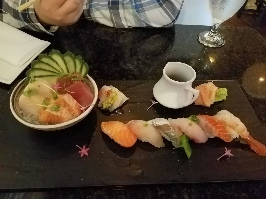 Kabooki Sushi | restaurant | 3122 E Colonial Dr, Orlando, FL 32803, USA | 4072283839 OR +1 407-228-3839