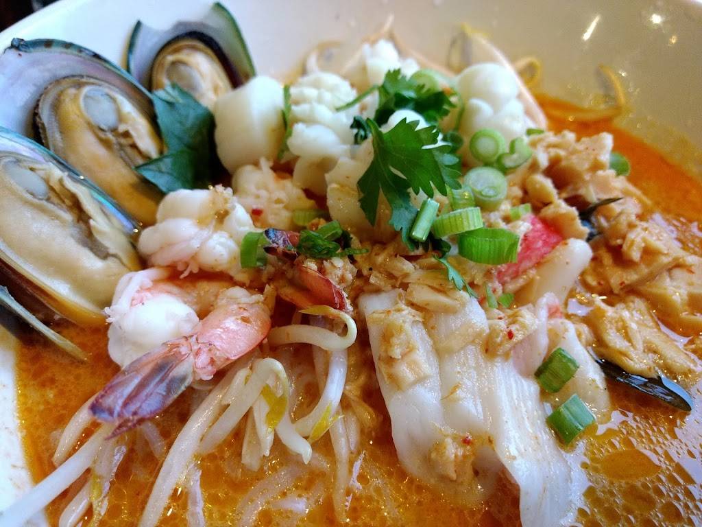 Bangkok Boulevard | restaurant | 3000 Whitney Ave, Hamden, CT 06518, USA | 2032889998 OR +1 203-288-9998