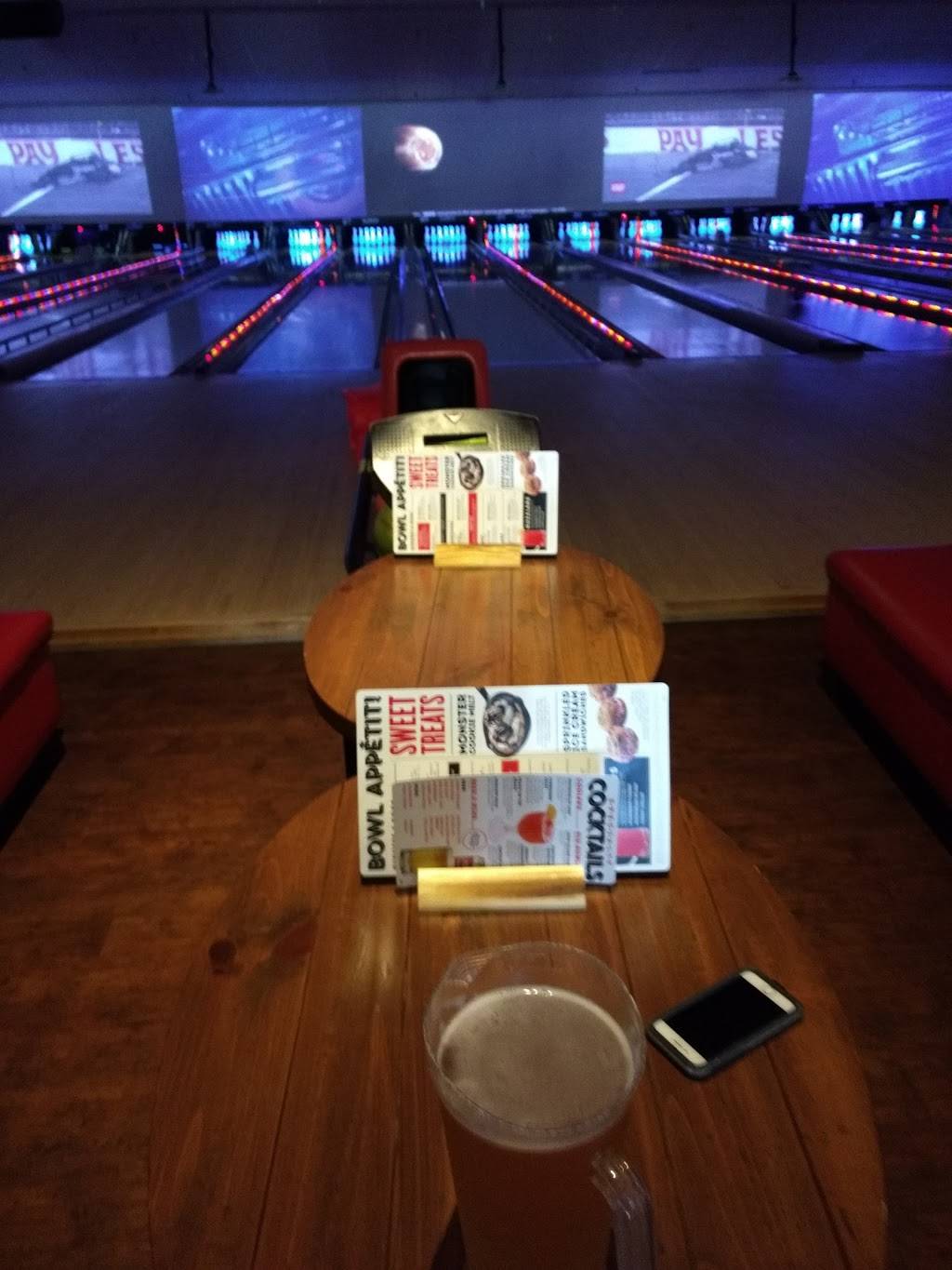 Bowlero Charlottesville | restaurant | 335 Rivanna Plaza Dr, Charlottesville, VA 22901, USA | 4349783999 OR +1 434-978-3999