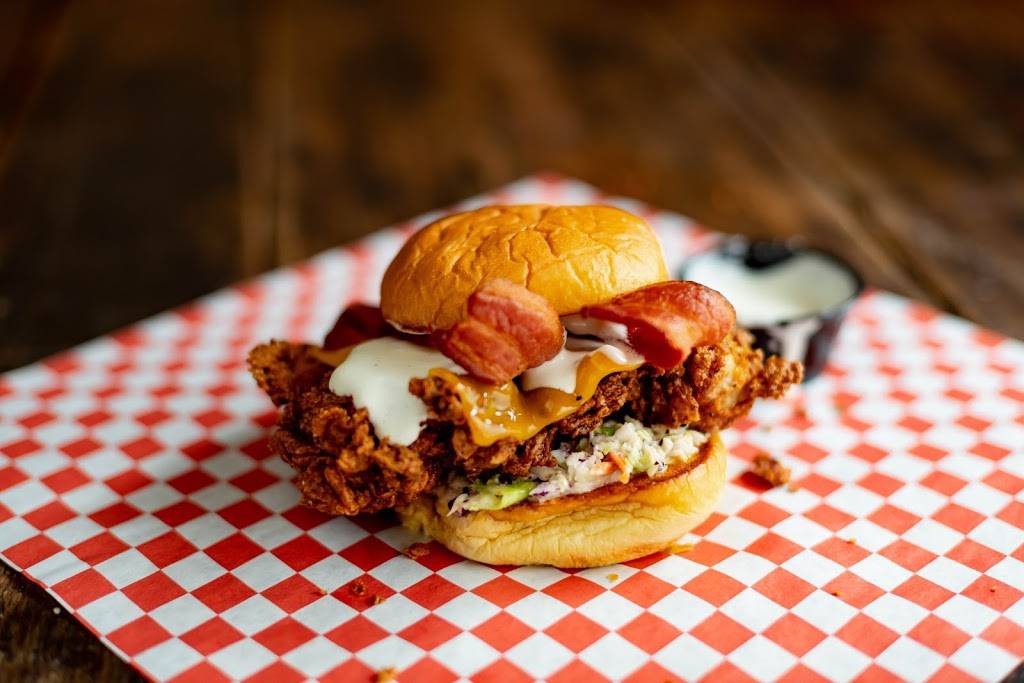 Waldos Chicken and Beer | restaurant | 1120 4th Ave N Suite 103, Nashville, TN 37208, USA | 6156103394 OR +1 615-610-3394